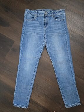 American Eagle Outfitters Medium Wash Skinny Jeans